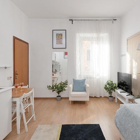 Central Little Basic Apartment Rome Exterior photo