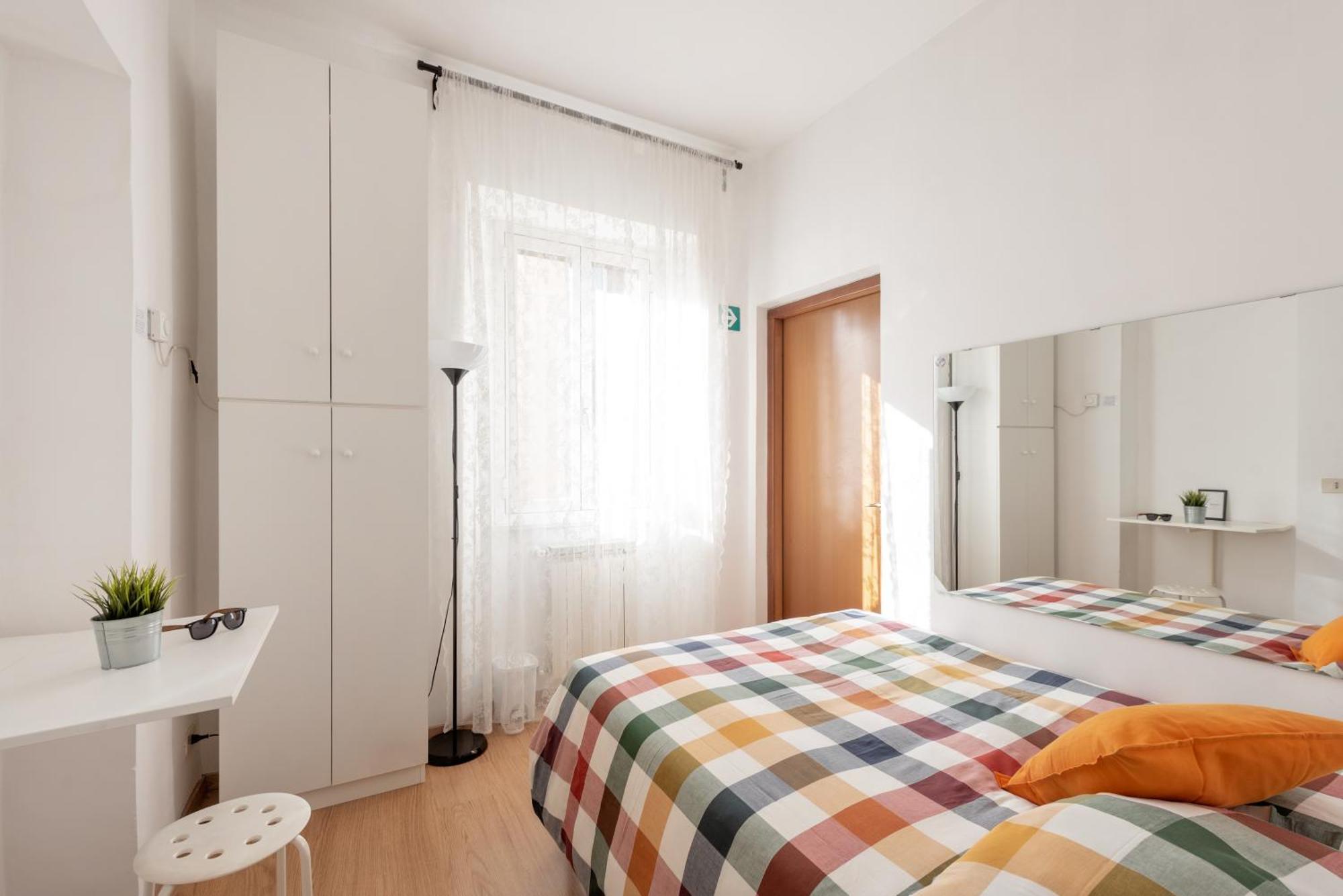 Central Little Basic Apartment Rome Exterior photo